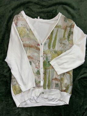 White Ribbed V-Neck Top with Subtle Pastel Detail
